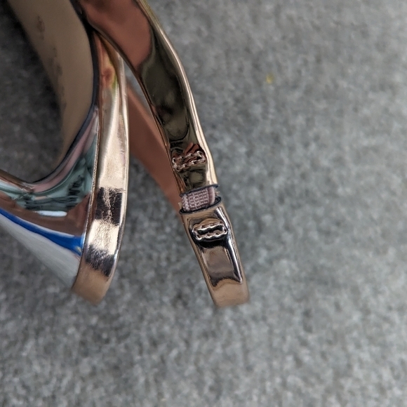 BCBG Maxazria Prue Metallic Leather Pumps size EU 36 - Picture 8 of 9